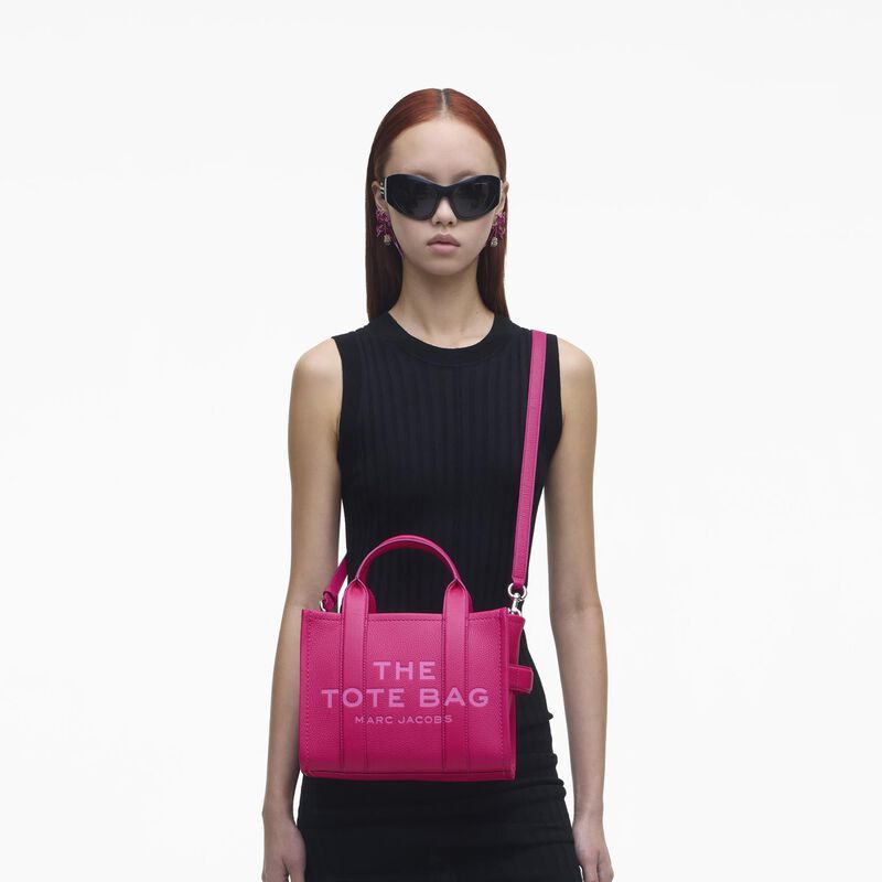 MARC JACOBS The Leather Small Tote Bag image number 15